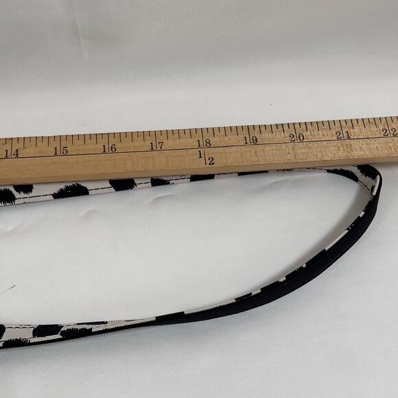 Nine West Drawstring Black Nylon Type Fabric Bag Adjustable Cheetah Print Strap - Picture 2 of 15